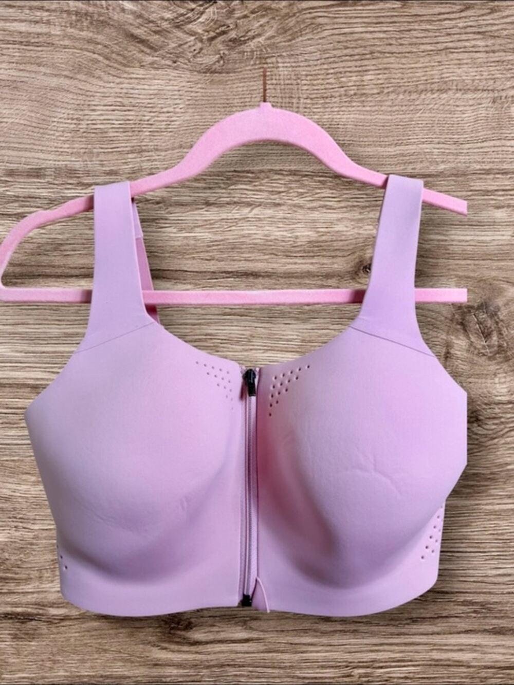 NWOT Victorias Secret 36DDFeatherweight Max Front-Close Sports Bra